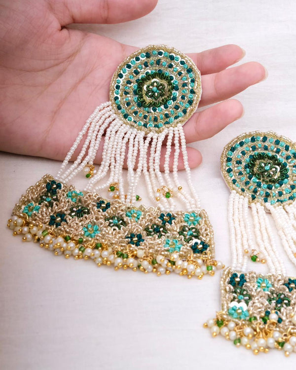 Aafreen Earrings and Maang Tikka Set - TONOTO