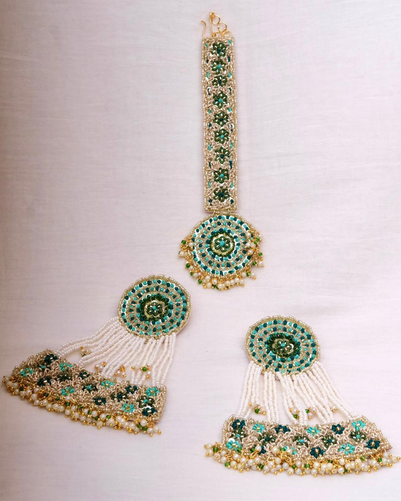 Aafreen Earrings and Maang Tikka Set - TONOTO